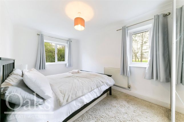 Flat for sale in Ludford Close, Croydon