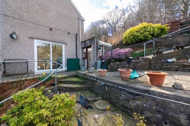 1 Oak Tree Cottages, Pantddu Road, Abertillery photo 2