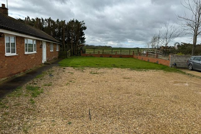 Bungalow for sale in High Street, Burcott, Leighton Buzzard