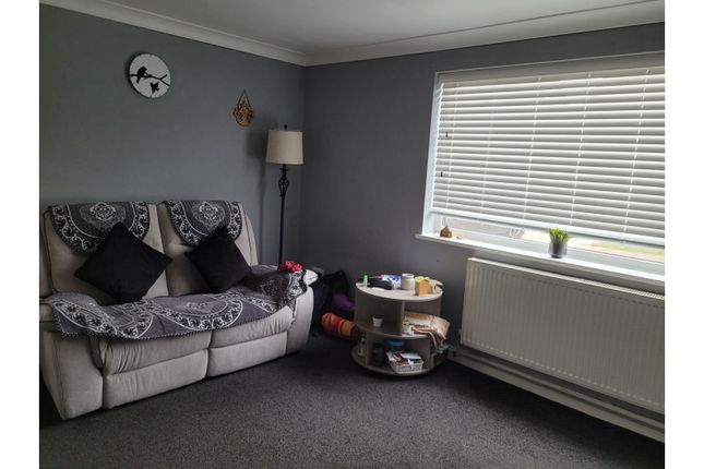 25, Heddington Way, Leicester photo 2
