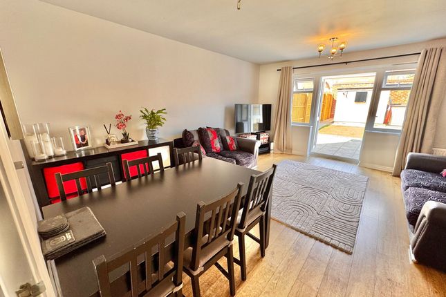 7 Petunia Close, Nuneaton photo 4