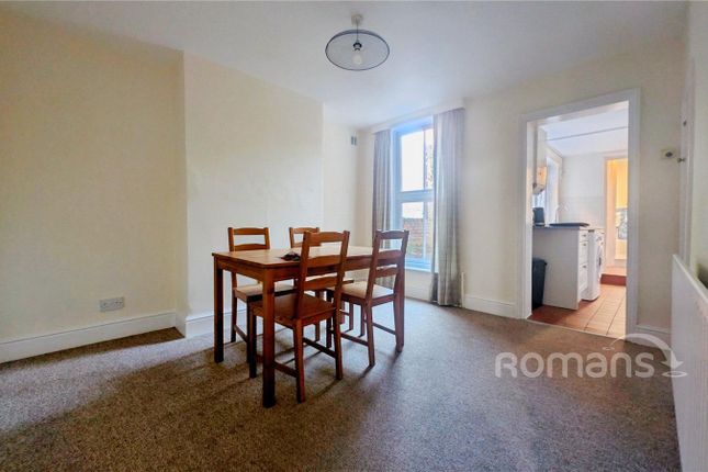 4, Upper South View, Surrey photo 3