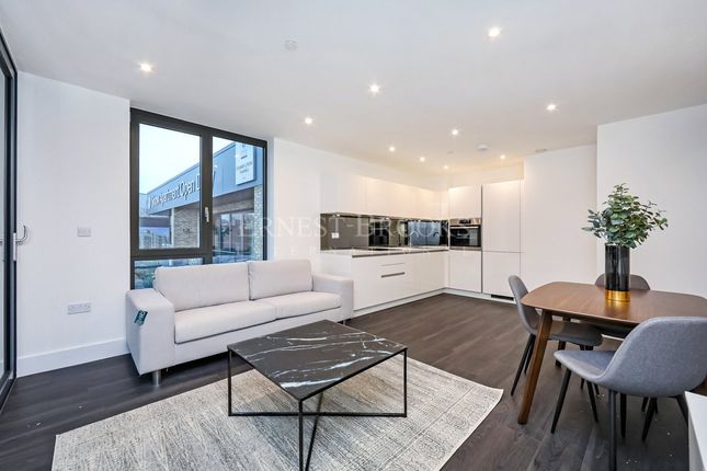 Thumbnail Flat for sale in Kempton House, 122 High Street, Staines-Upon-Thames