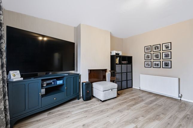 81 Wheatlands Avenue, Bonnybridge photo 4