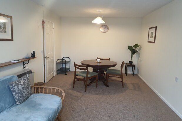 Bungalow to rent in Edgcott Close, Luton