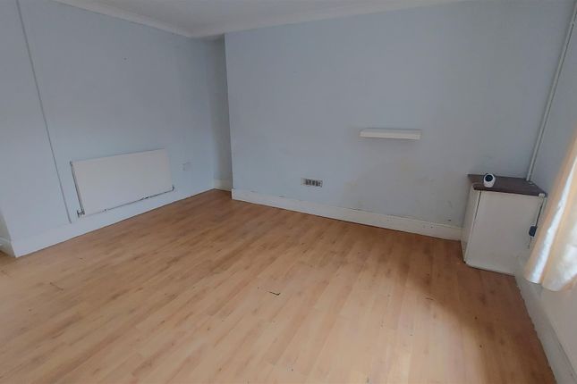 32, Tonna Road, Maesteg photo 3