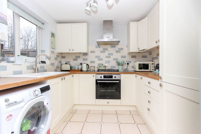 21, Aldsworth Close, Wellingborough photo 3