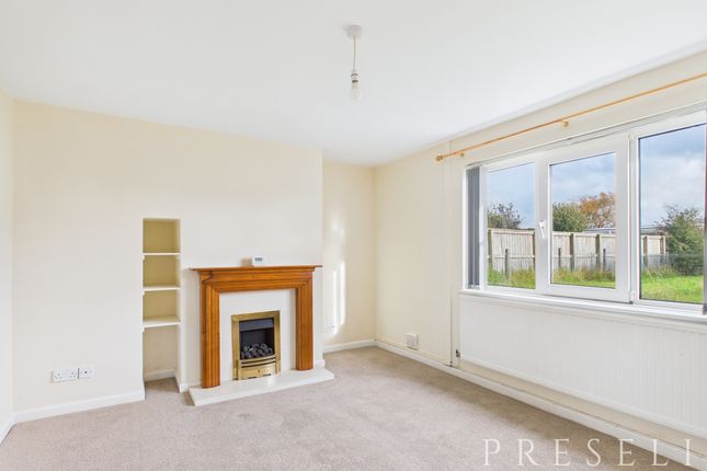 61 Furzy Park, Haverfordwest photo 2