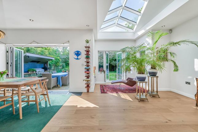 3, Stonehill Close, London photo 4