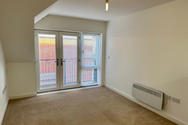 79, Goodes Court, Royston photo 4
