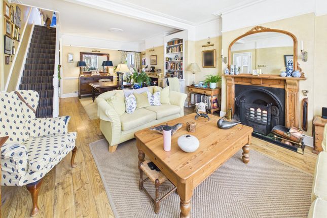 Percy Road, Hampton photo 3