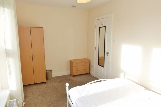 41 Field Terrace Road, Room 2, Newmarket photo 3