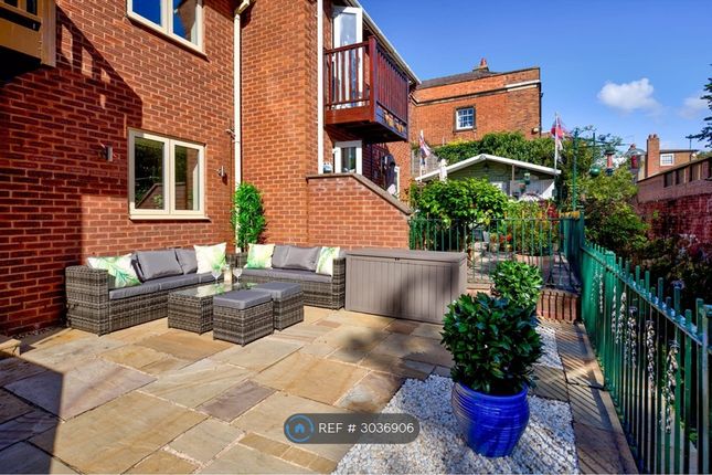 Garden Court, Canal St, Chester photo 4
