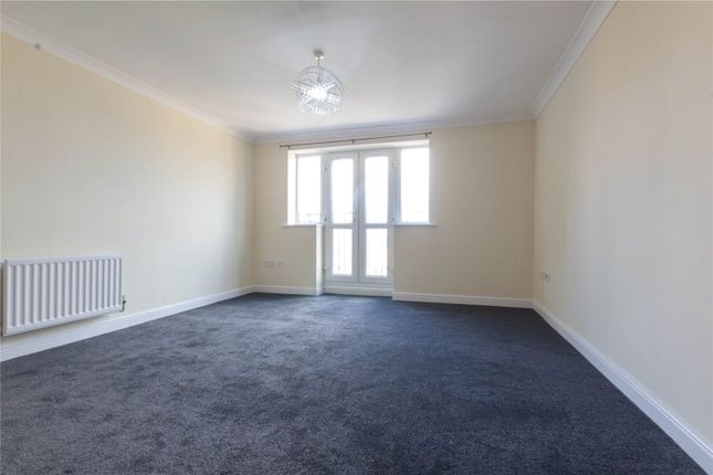 28, Croft Court, Rastrick photo 2