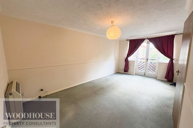 34, Friends Avenue, Cheshunt photo 2