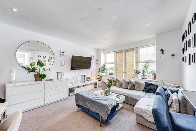 Flat for sale in North Street, Worthing, West Sussex