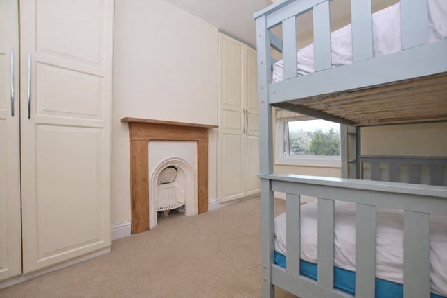 72, Worplesdon Road, Guildford photo 5