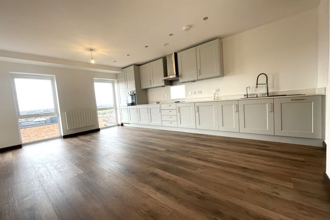 Flat to rent in Sydney Road, Watford