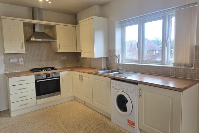 27, Carlton Drive, Wigston photo 2