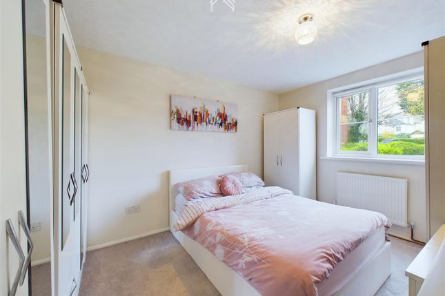 Flat for sale in Mildred Avenue, Watford