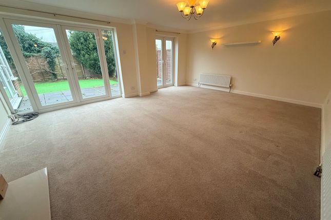 42 Kenmore Drive, Yeovil photo 3