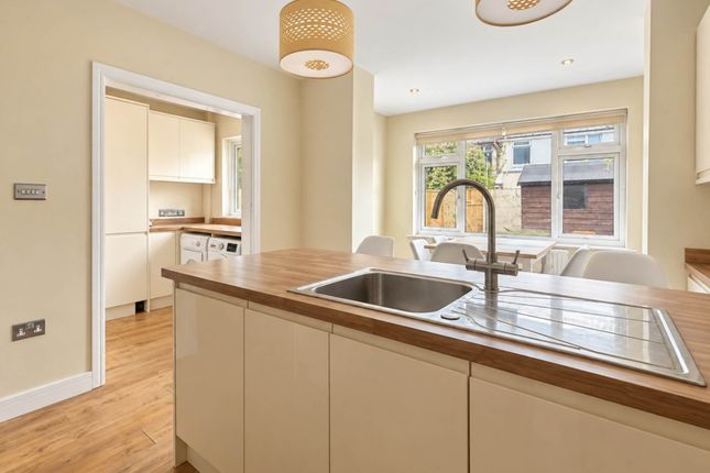 64 Broadfield Road, Newport, Barnstaple photo 2