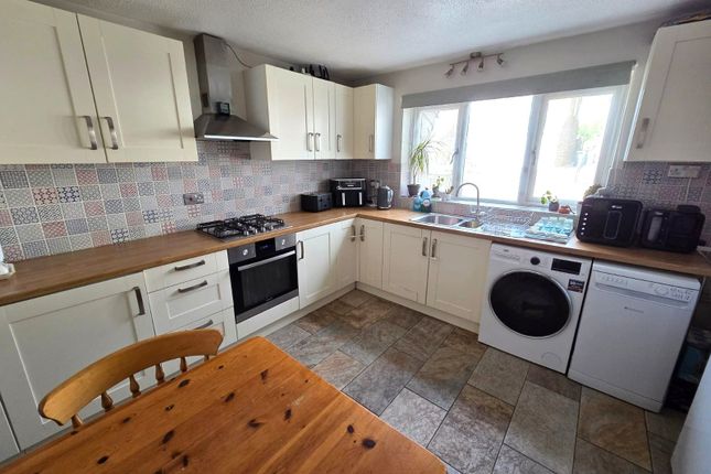19, Elizabeth Way, Sandy photo 3