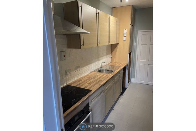 Flat, Trinity St, Taunton photo 3