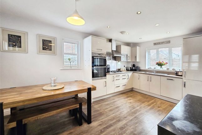 16, Cuckoo Lane, Berkshire photo 2