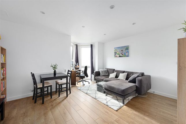 Flat for sale in Willam Court, 40 Greenwich High Road, London