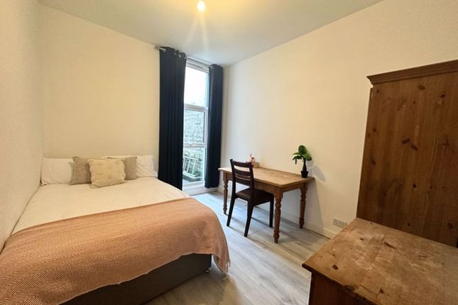 Room 1, 52 Brading Road, Brighton photo 4