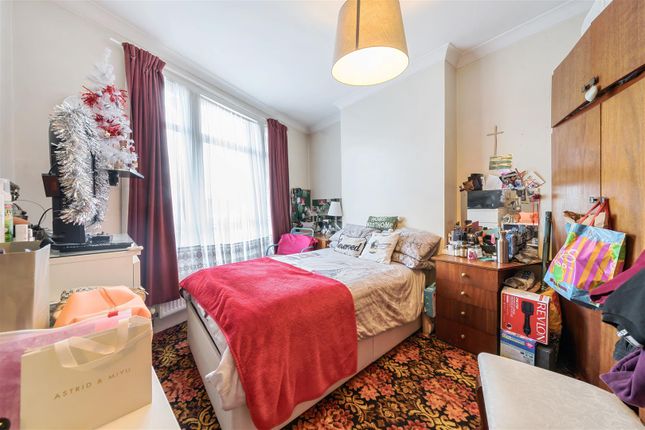 Property for sale in Bicknell Road, London