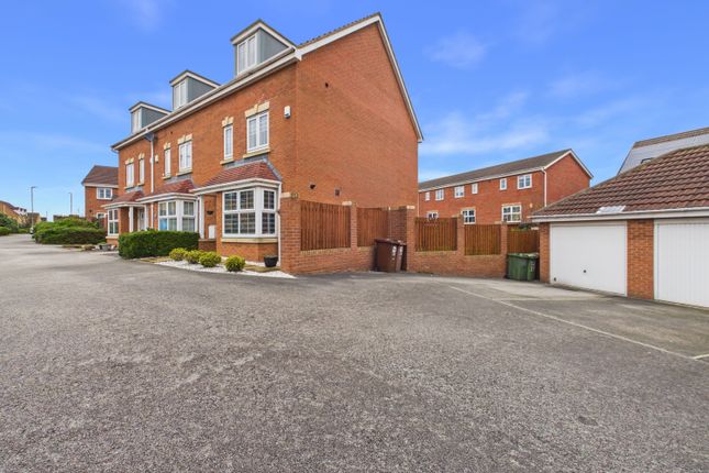 27, Heather Court, Castleford photo 2