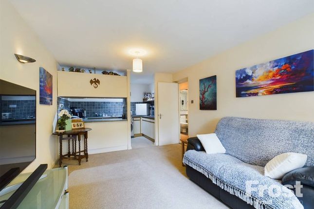 2, Romana Court, Staines-upon-Thames photo 2