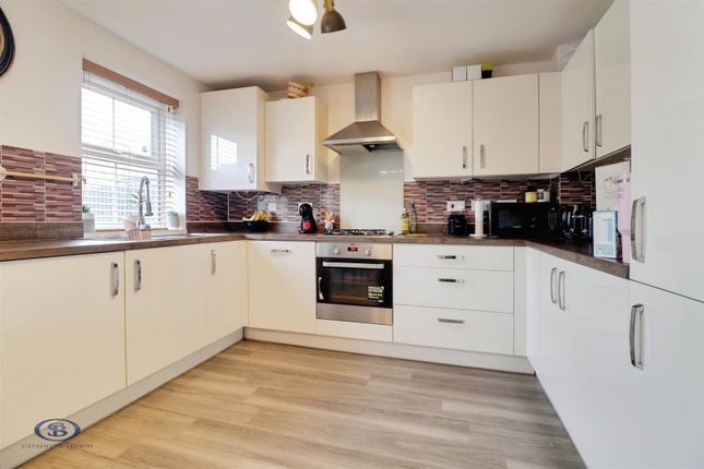 42, Cheshire Crescent, Alsager photo 2