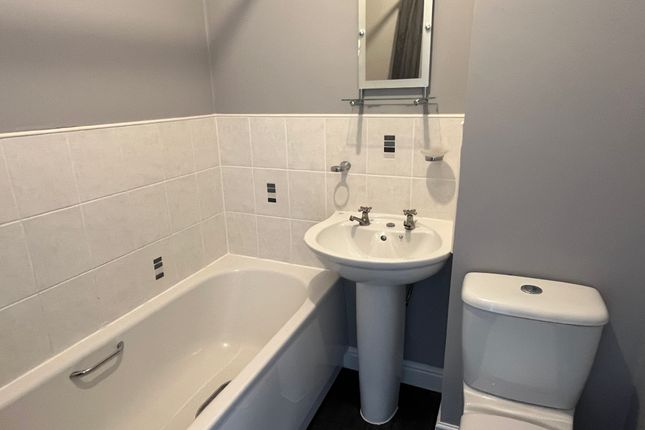 25, Doncaster photo 5