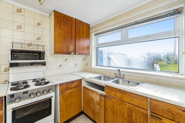 23, Drylaw Crescent, Blackhall, Edinburgh photo 4