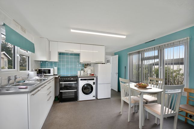 18, Whitegates Park, Hastings photo 4