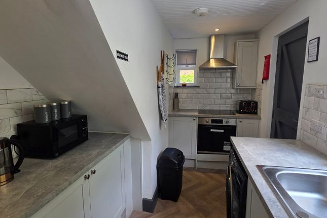 349, Stockport photo 5