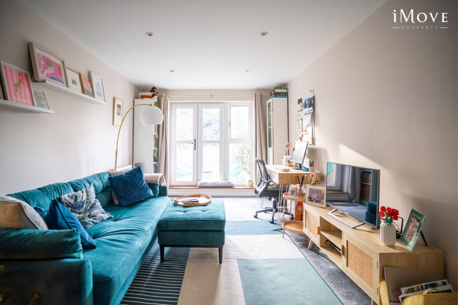 Flat 21, Carfax House, London photo 3