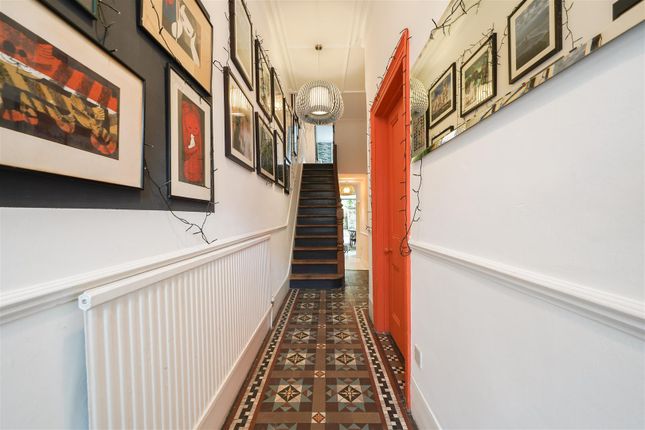 32, Callcott Road, London photo 4