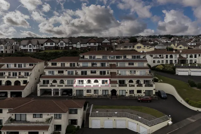 23, King Edward Bay Apartments, Onchan photo 2