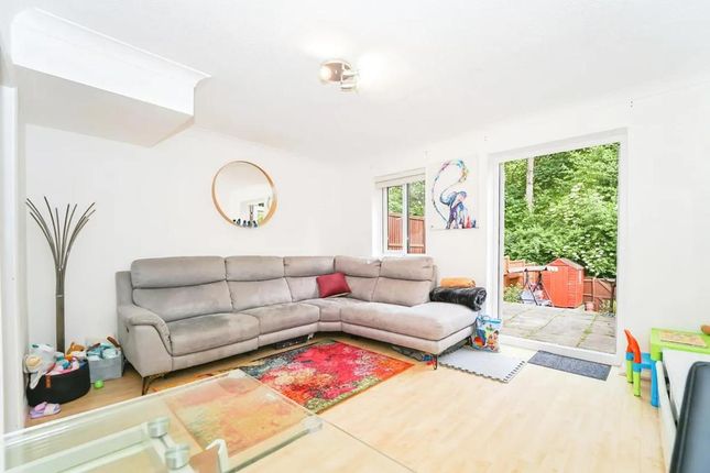 74, Pages Lane, North Uxbridge photo 4