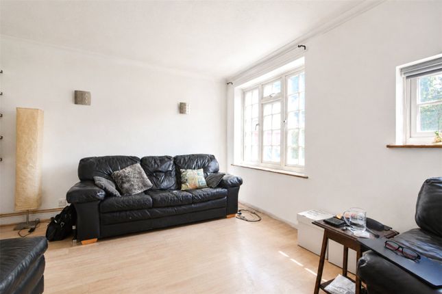 3, Richmount Gardens, London photo 5