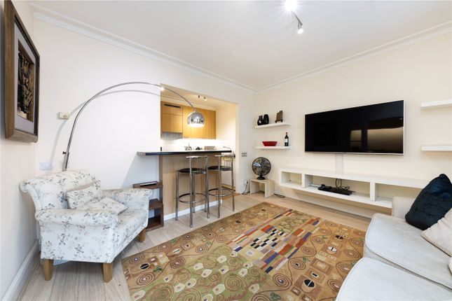 Flat to rent in St. Marys Place, London