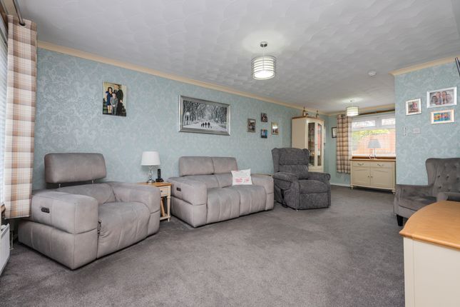 12 Traquair Avenue, Paisley photo 4