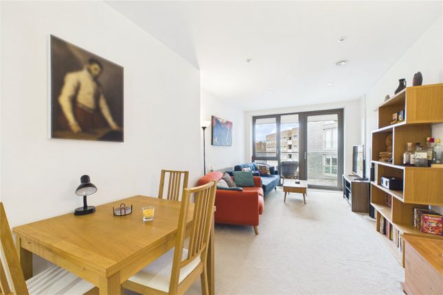 Flat 70,, Corio House, London photo 4