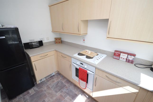 Flat to rent in Lapwing View, Horbury