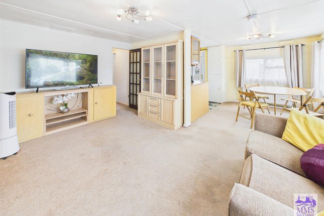 148, Oak Road, Hoo photo 3