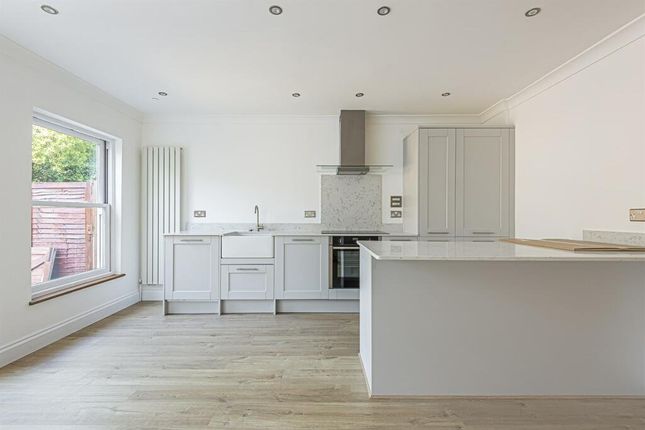 10, Pagoda Grove, London photo 2